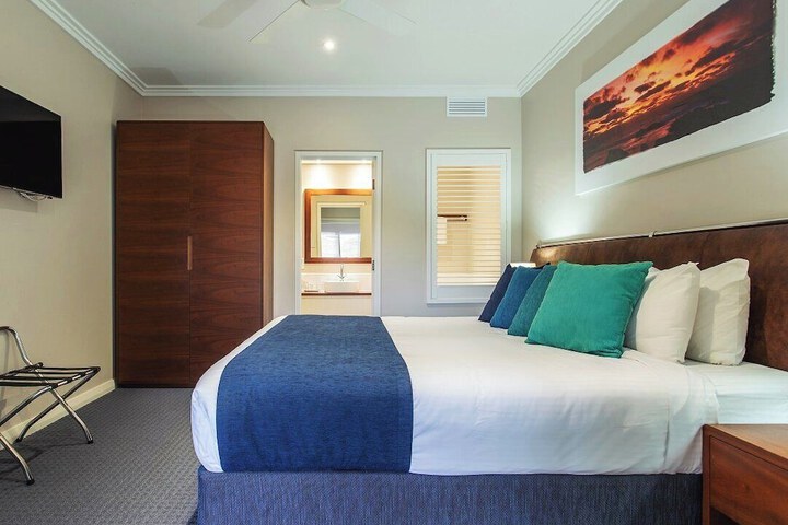 Room 10 of 50