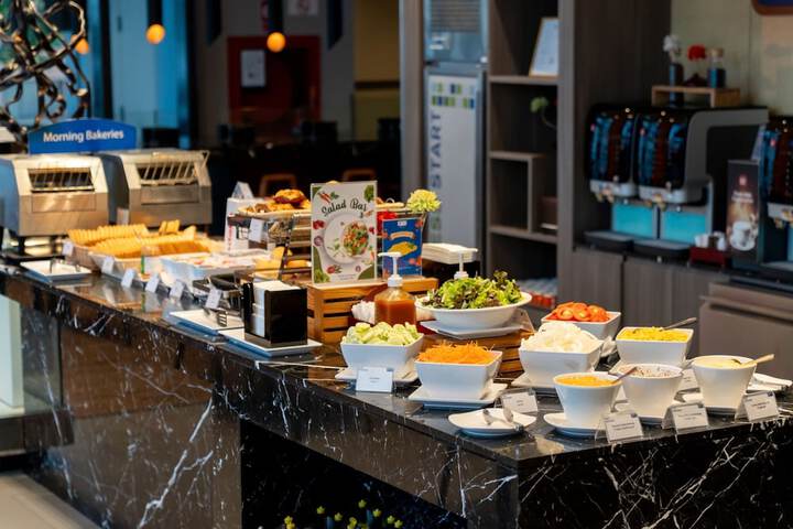Breakfast/Coffee Service 82 of 105