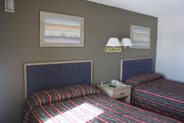 2 Double Beds (4 of 5)