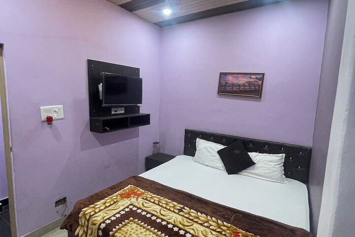 Room 17 of 44