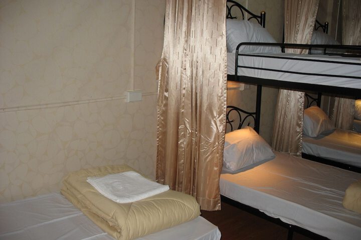 Room 4 of 25