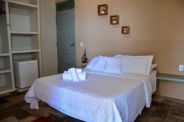 Room 10 of 27