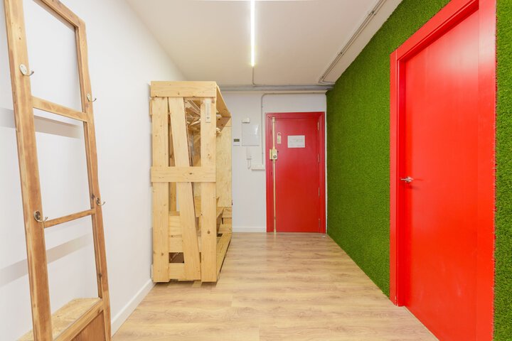 Room 16 of 103