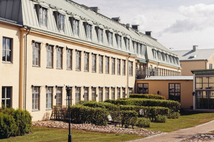 Hotel 2 of 86