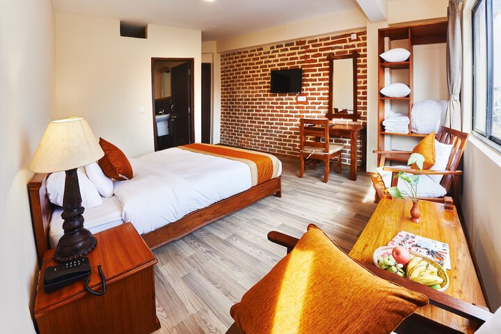Room 9 of 37