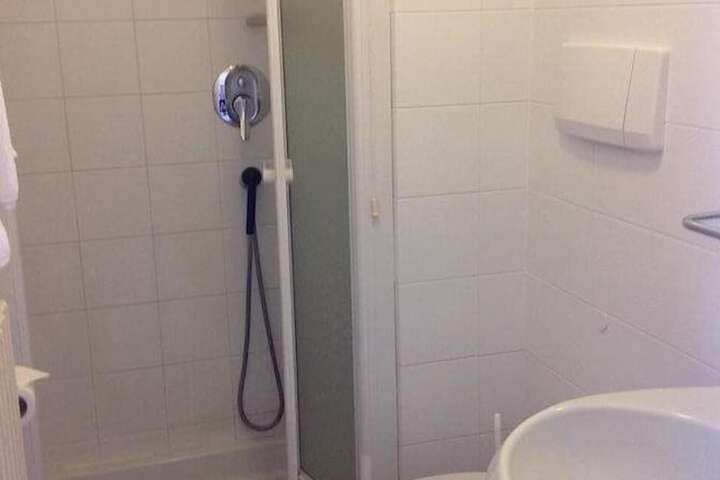 Room 12 of 20