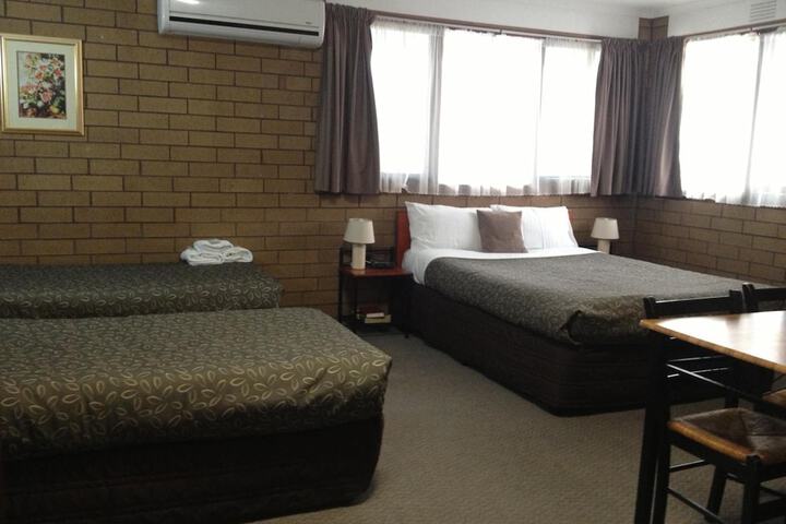 Room 11 of 41