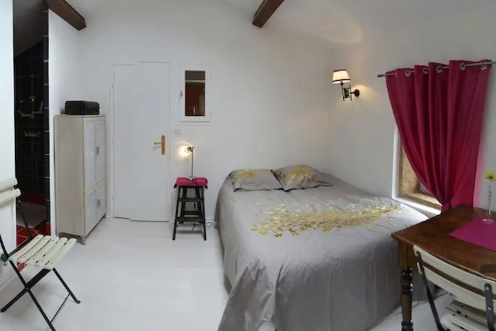 Room 3 of 10