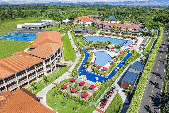 Hotel Pool