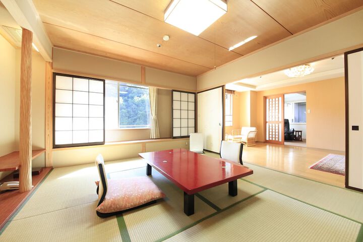 Room 7 of 53
