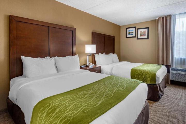 Double Accessible Queen Size Bed (2 of 7)