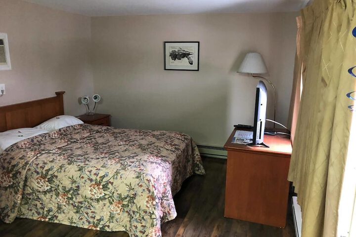Room 2 of 51