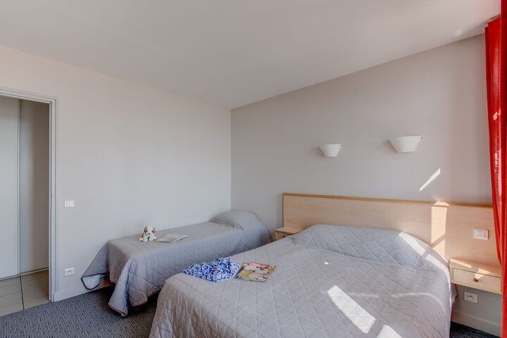 Room 4 of 48