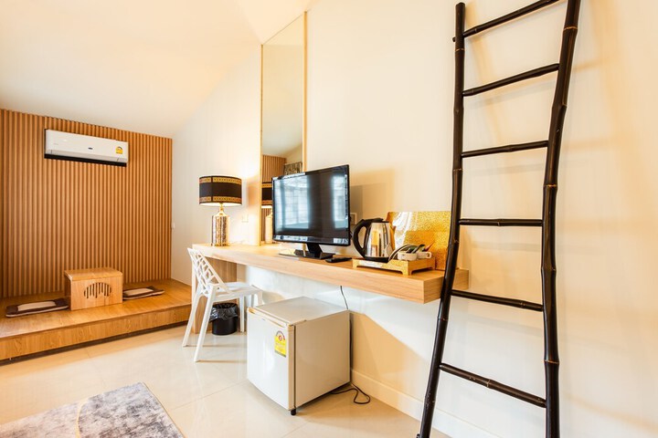 Room 8 of 44