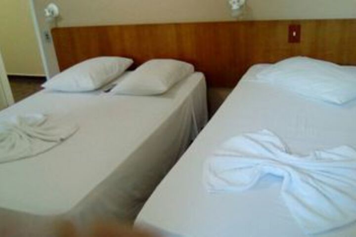 Room 27 of 34