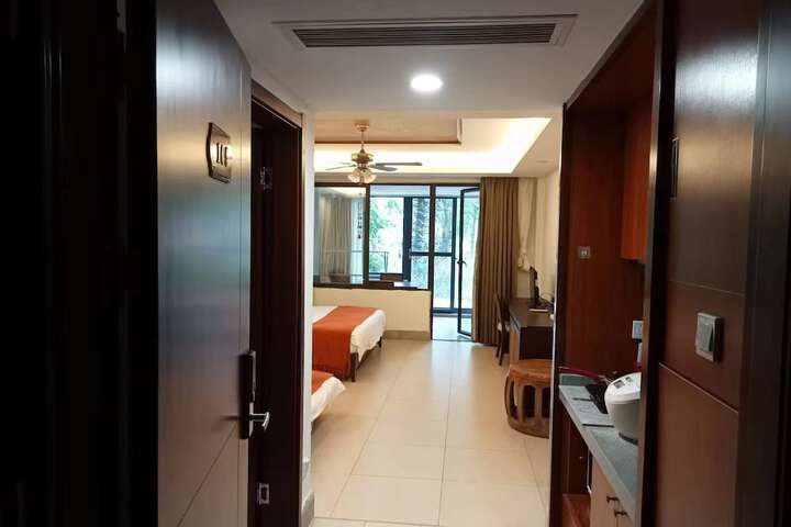 Room 46 of 178