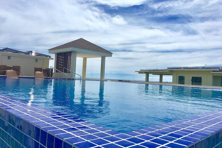 Sundeck 74 of 76