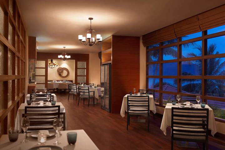 Dining 42 of 60