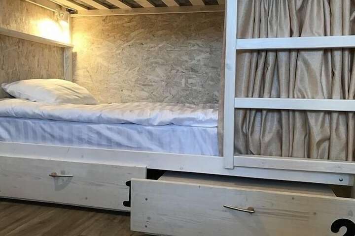 Room 7 of 93