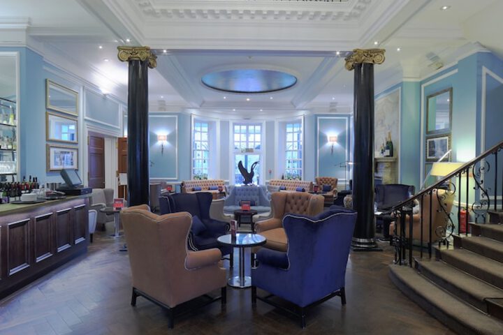 Lounge 54 of 70
