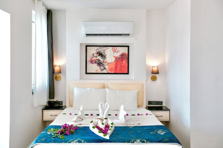 Hotel Suite Photo