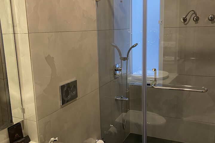 Room 13 of 23