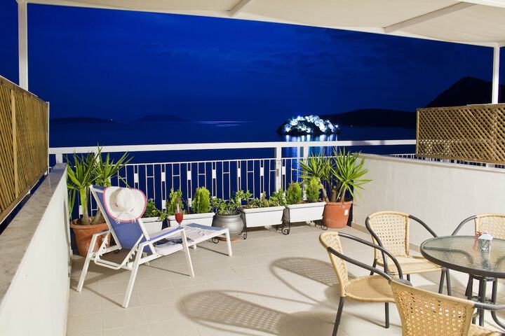 Terrace/Patio 19 of 47