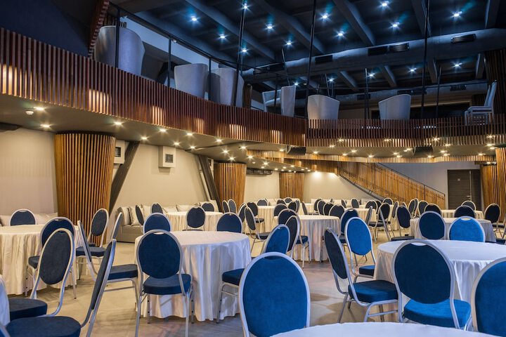 Ballroom/Hall 51 of 61