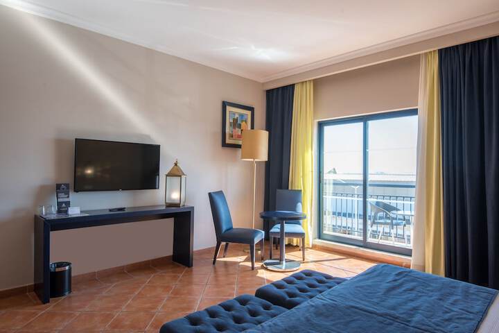 Room 10 of 86