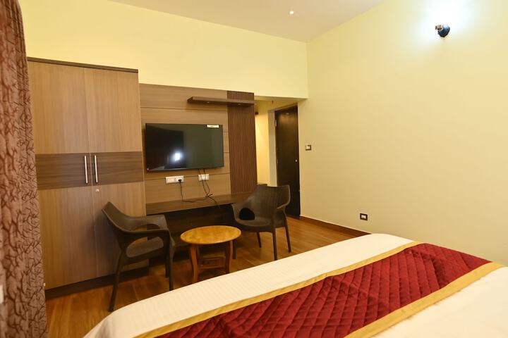 Room 4 of 35