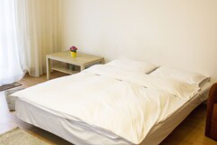 Room 9 of 14