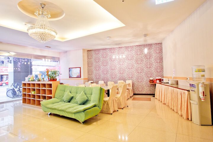 Guest Lobby