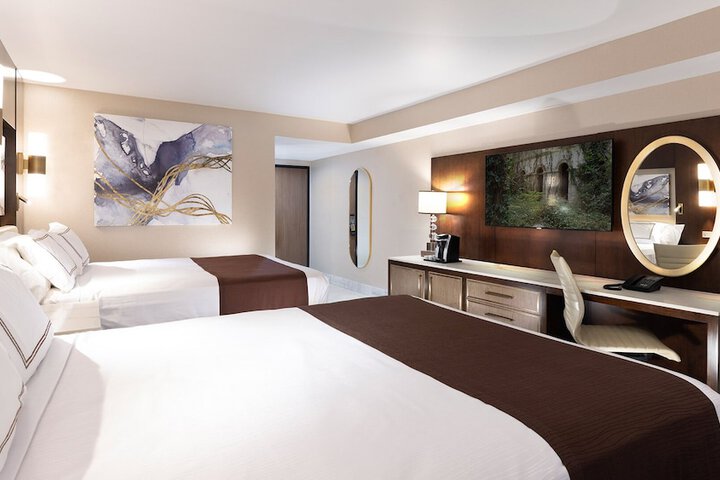 Room 4 of 17