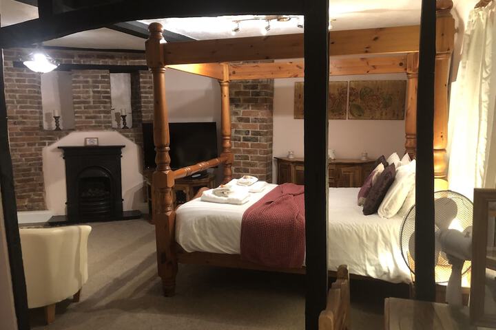 Room 13 of 44