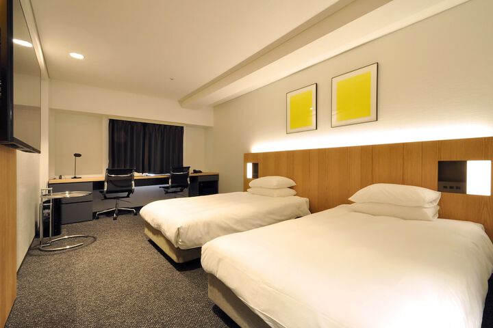 Room 11 of 48