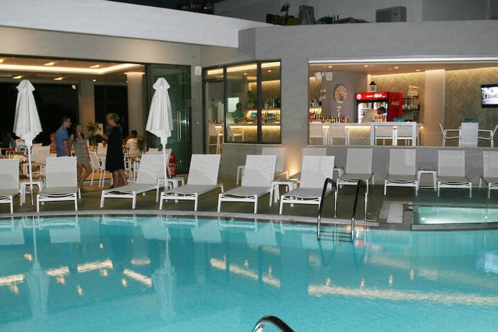 Pool 51 of 97