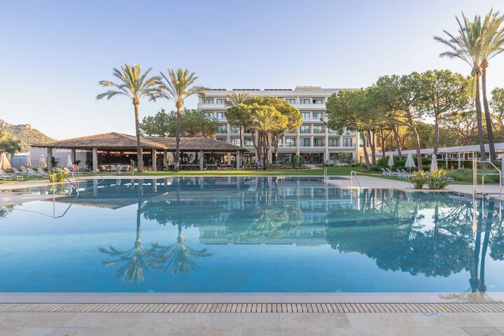Pools & Facilities
