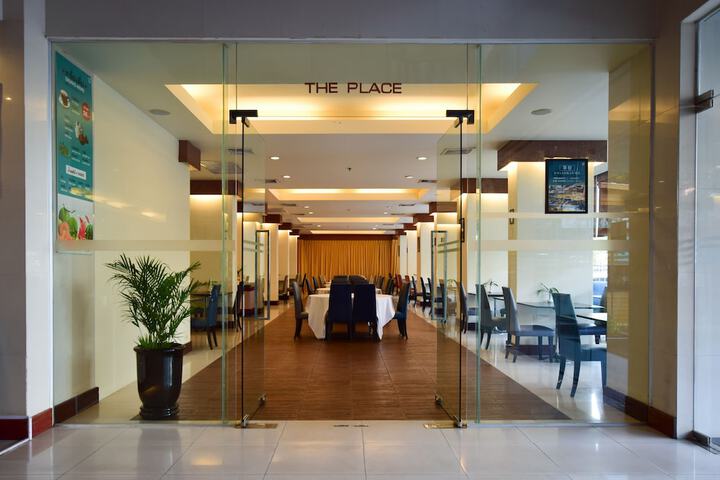 Dining Photos
