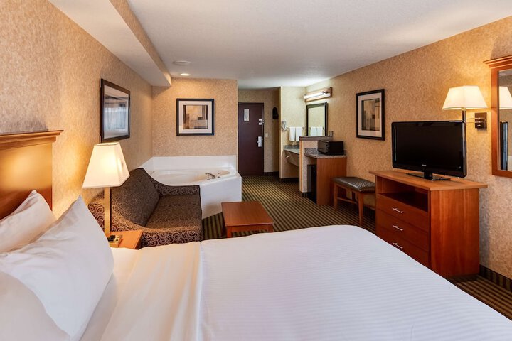 Room 17 of 35
