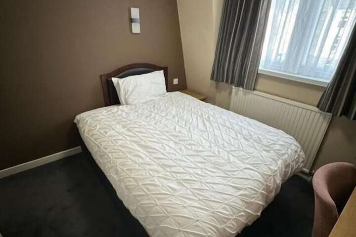 Room 11 of 21