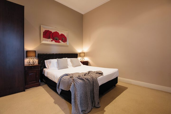 Room 12 of 25