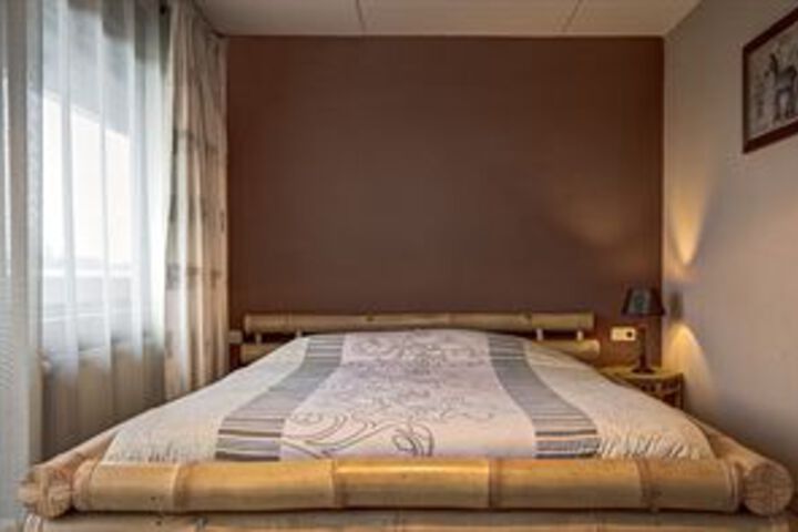 Room 51 of 77