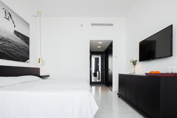 Room 47 of 182