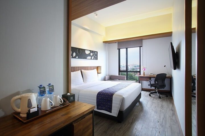 Room 10 of 42