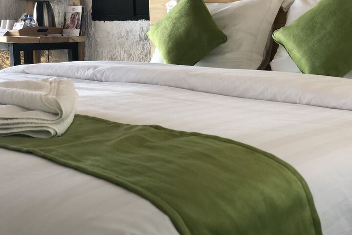 Room 2 of 16