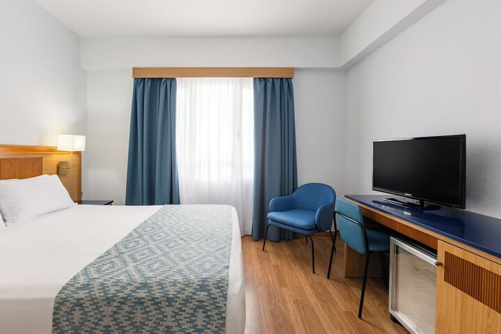 Room 12 of 48