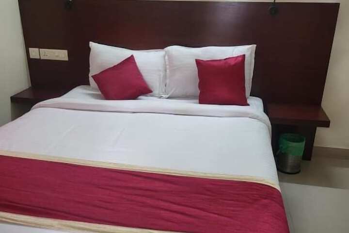 Room 3 of 27