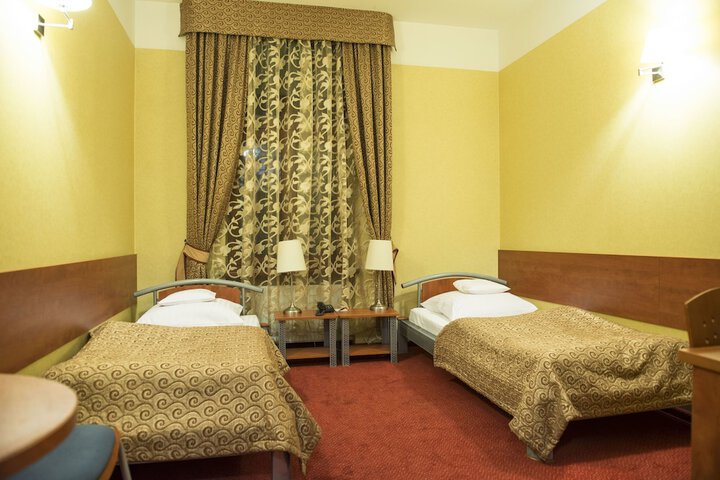 Room 21 of 49