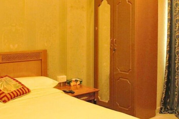 Room 14 of 34