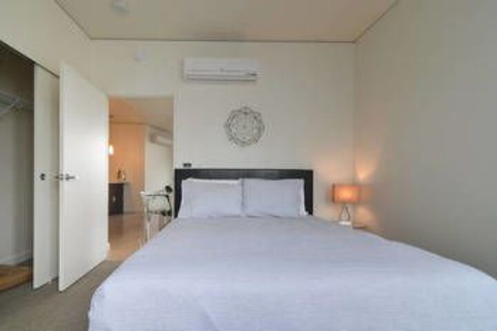 Room 2 of 22